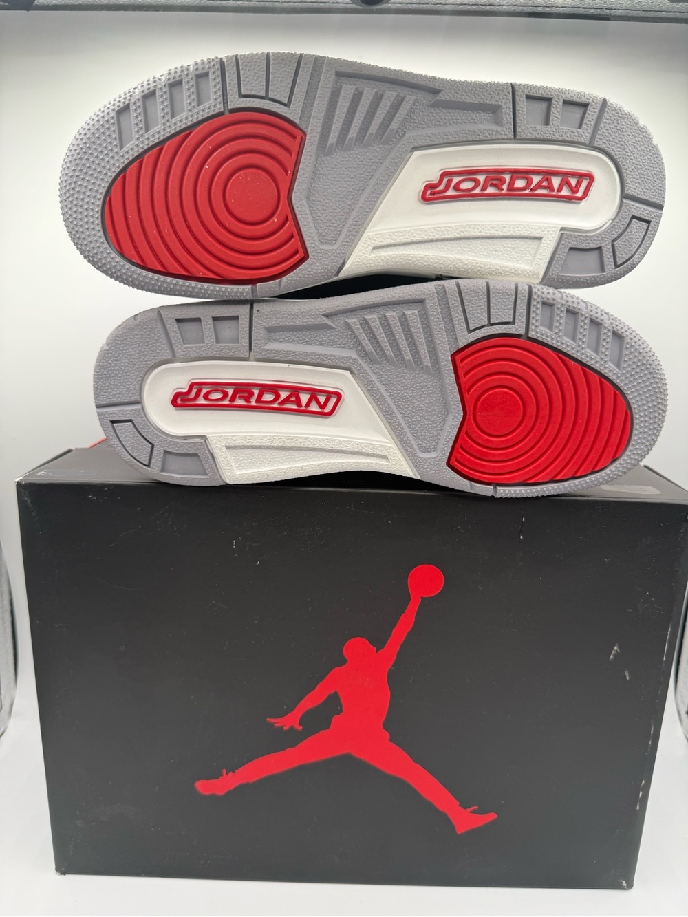 NEW IN BOX - Nike Air Jordan 3 Retro OG 2024 Black Cement Size 4Y - Picture 5 of 5